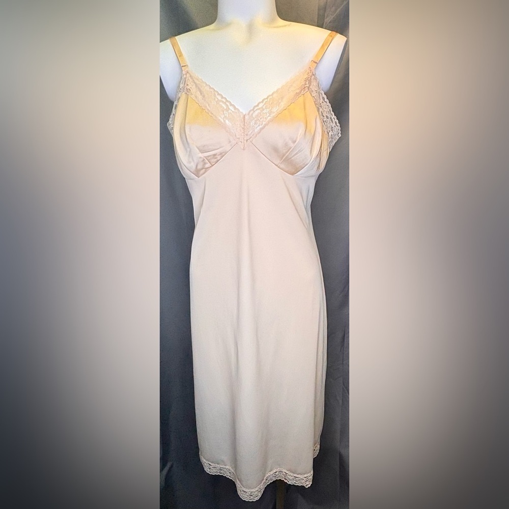 Vanity Fair Vintage Full Slip Size 36 L Nylon Lace Dress Slip Made in USA